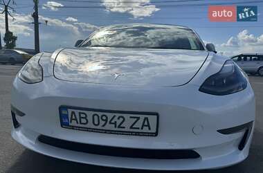 Седан Tesla Model 3 2022 в 