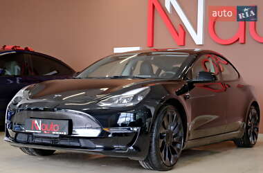 Седан Tesla Model 3 2024 в 