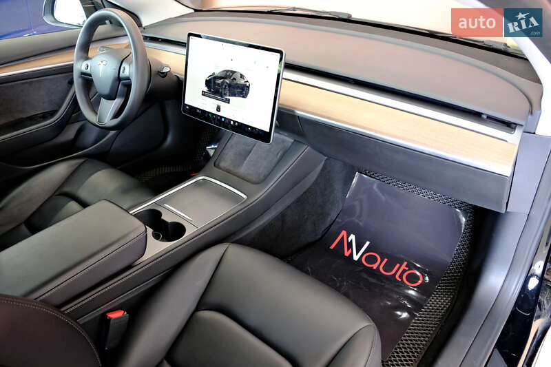 Седан Tesla Model 3 2023 в Одесі