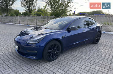 Седан Tesla Model 3 2020 в 