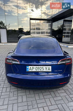 Седан Tesla Model 3 2020 в 