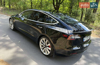 Седан Tesla Model 3 2019 в 