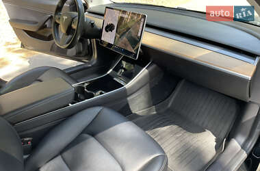 Седан Tesla Model 3 2019 в 