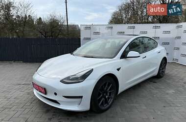 Седан Tesla Model 3 2023 в 
