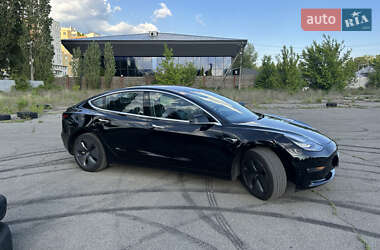 Седан Tesla Model 3 2018 в 