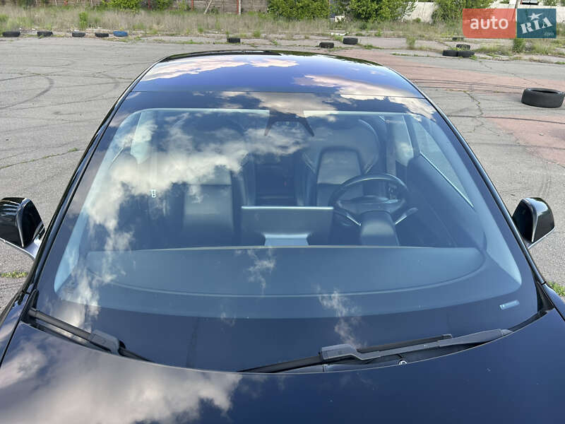 Седан Tesla Model 3 2018 в Киеве