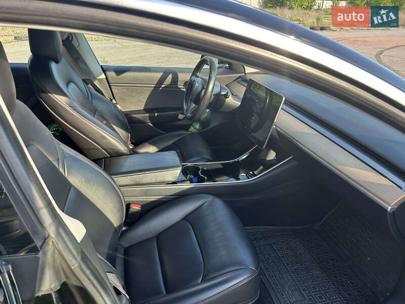 Седан Tesla Model 3 2018 в Киеве