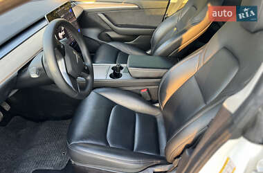 Седан Tesla Model 3 2021 в 
