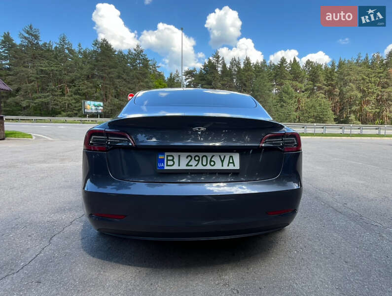 Седан Tesla Model 3 2023 в Полтаві