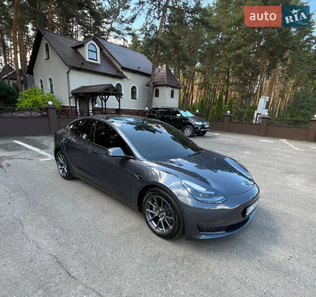 Седан Tesla Model 3 2023 в Полтаві