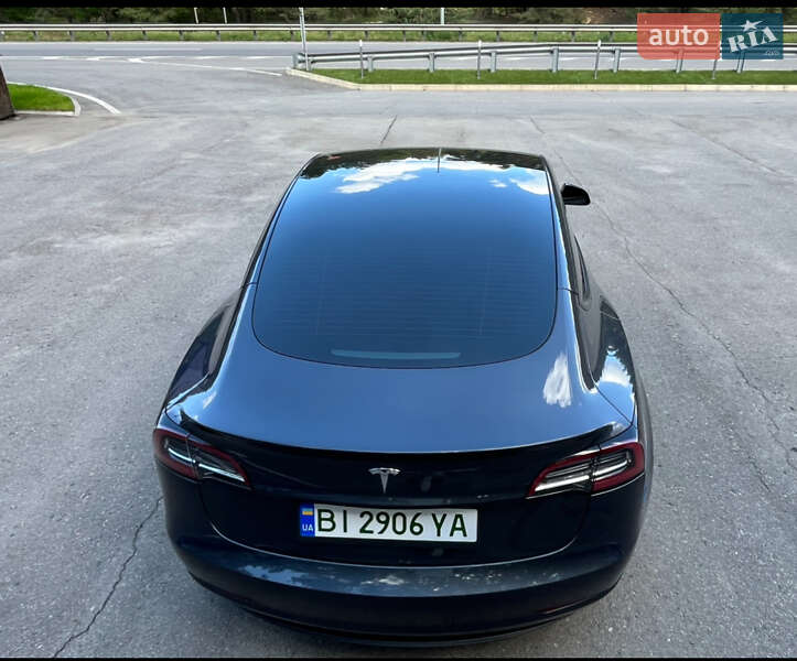 Седан Tesla Model 3 2023 в Полтаві
