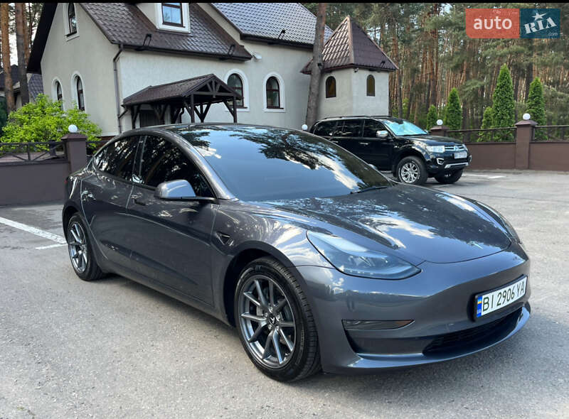 Седан Tesla Model 3 2023 в Полтаві