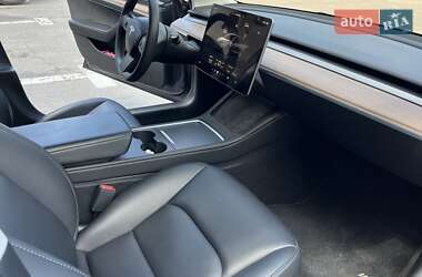 Седан Tesla Model 3 2023 в 