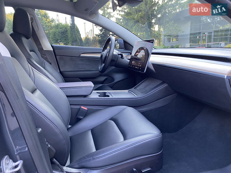 Седан Tesla Model 3 2022 в Киеве