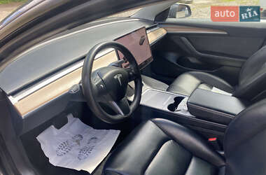 Седан Tesla Model 3 2021 в 