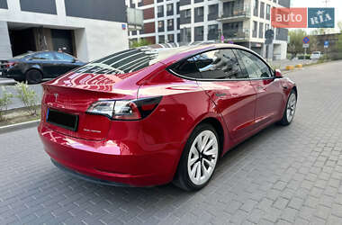 Седан Tesla Model 3 2021 в 