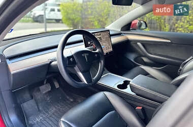 Седан Tesla Model 3 2021 в 