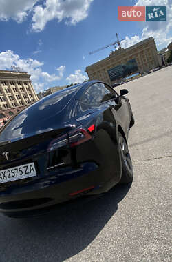 Седан Tesla Model 3 2021 в 