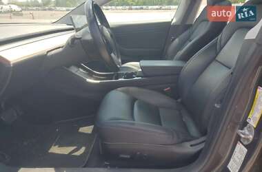 Седан Tesla Model 3 2018 в 