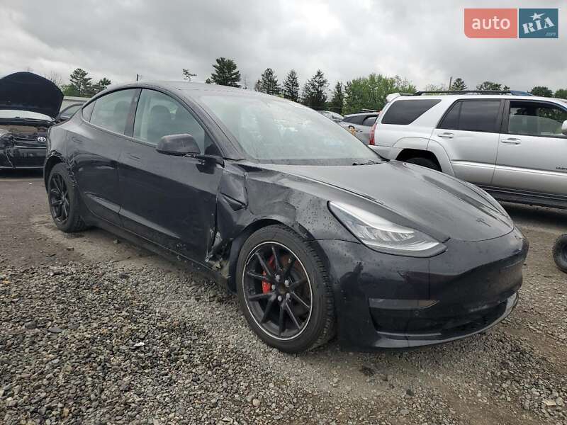 Седан Tesla Model 3 2020 в Львове