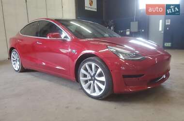 Седан Tesla Model 3 2019 в 