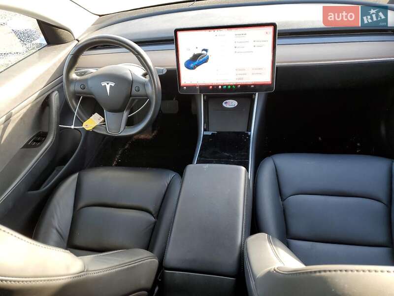 Седан Tesla Model 3 2018 в Львові