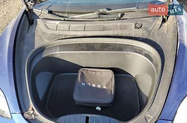 Седан Tesla Model 3 2018 в 