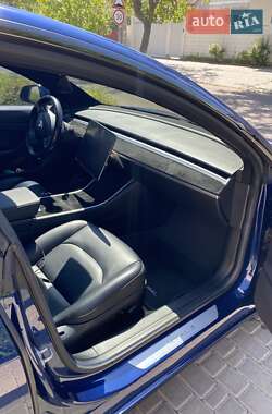 Седан Tesla Model 3 2018 в 