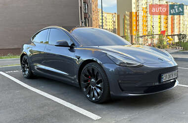 Седан Tesla Model 3 2022 в Чернігові