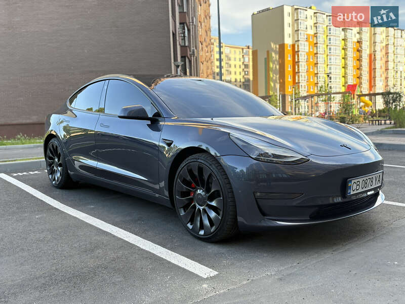 Седан Tesla Model 3 2022 в 