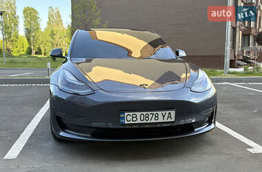 Седан Tesla Model 3 2022 в 