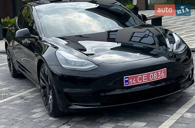 Седан Tesla Model 3 2021 в 