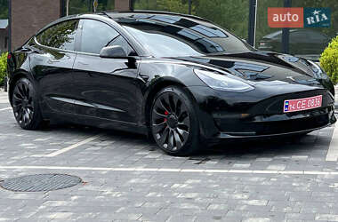 Седан Tesla Model 3 2021 в 