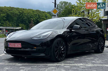 Седан Tesla Model 3 2021 в 