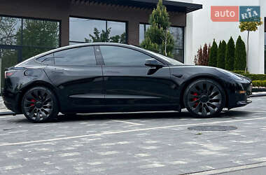 Седан Tesla Model 3 2021 в 