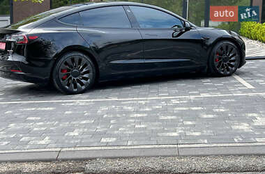 Седан Tesla Model 3 2021 в 
