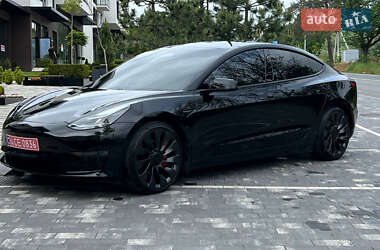 Седан Tesla Model 3 2021 в 