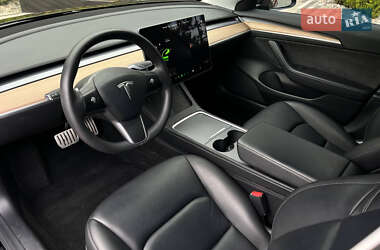 Седан Tesla Model 3 2021 в 