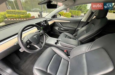 Седан Tesla Model 3 2021 в 