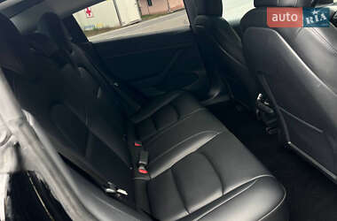 Седан Tesla Model 3 2021 в 