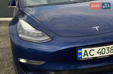 Седан Tesla Model 3 2018 в 
