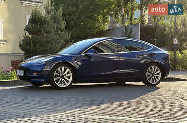 Седан Tesla Model 3 2019 в 
