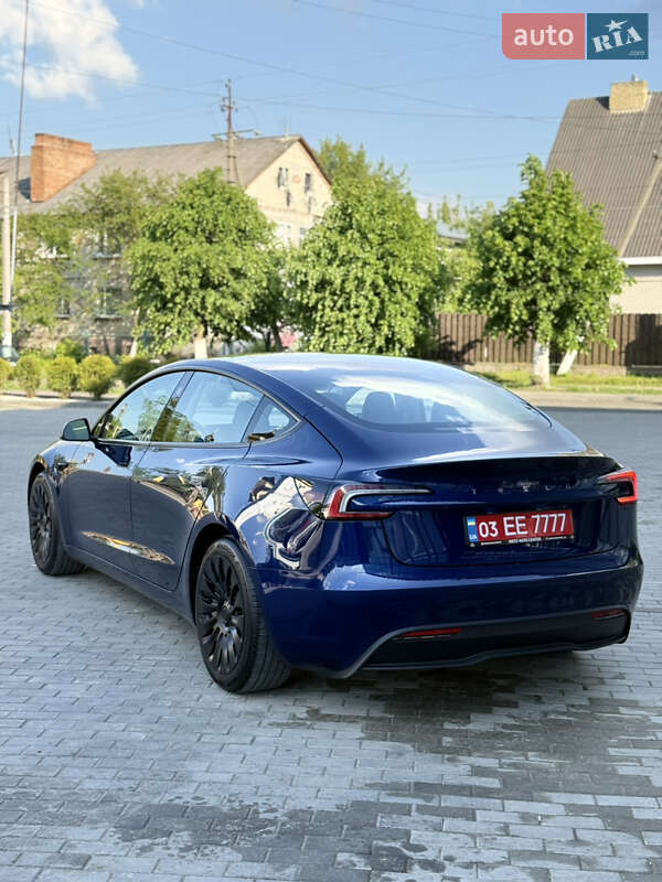 Седан Tesla Model 3 2024 в Луцке