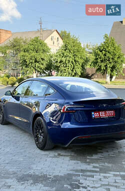 Седан Tesla Model 3 2024 в 