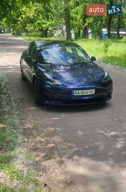 Седан Tesla Model 3 2023 в 