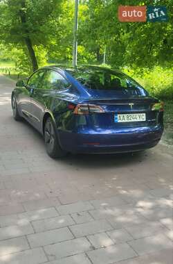 Седан Tesla Model 3 2023 в 