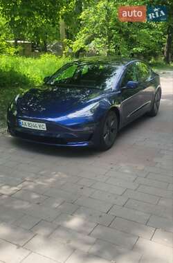 Седан Tesla Model 3 2023 в 