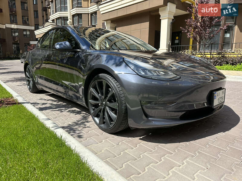 Седан Tesla Model 3 2018 в Києві