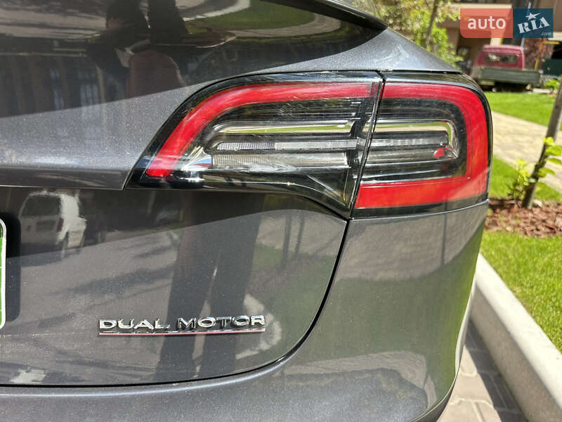 Седан Tesla Model 3 2018 в Києві