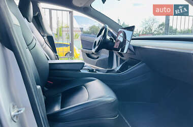 Седан Tesla Model 3 2018 в 